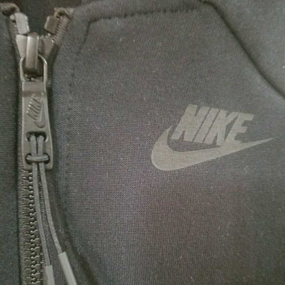 BRAND NEW W/TAGS - NIKE Black Vest